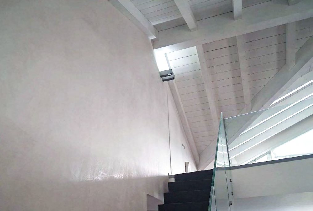 Casa B Rovigo con spatolato veneziano e illuminotecnica integrata